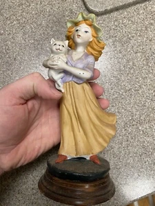 Rare Vintage Girl Holding Pet Cat porcelain figurine 8’ - Picture 1 of 3