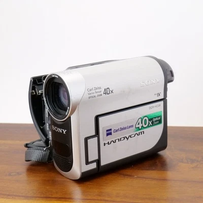 Sony DCR-HC38 Handycam MiniDv Video Camcorder FOR PARTS ERROR C32:11 - Image 1 of 4