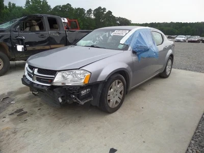 Brazo de control inferior izquierdo del conductor delantero sedán para Chrysler 200 11-14  Foto 1 de 4