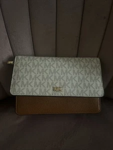 Michael Kors Leder Handy Umhängetasche Handtasche Tasche Monogramm NEU UVP 128 $ - Bild 1 von 5