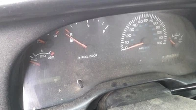 Grupo de velocímetro sin tacómetro MPH para camioneta 98 Dodge 1500 30096157 Foto 1 de 4