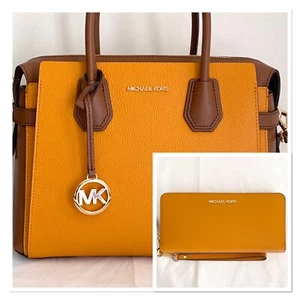Cartera y billetera MICHAEL KORS Mercer mediana de dos tonos cuero con cinturón $856 - Imagen 1 de 12