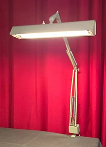 ⌚Rarität! 50erJahre Uhrmacher Tischleuchte,Neonlampen, Marke: LUXO 1001,TOP 1a ⌚ - Bild 1 von 13