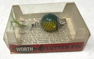 Vintage Worth Co. Flutter Fin Plastic Fishing Lure BOX Green Yellow Dots Frog - Picture 1 of 5