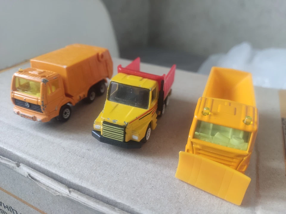 Camión de basura 3 car Siku Mercedes Benz Scania Dump Track quitanieves carro de dispersión Foto 1 de 4