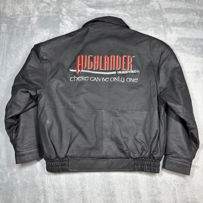 Jaqueta Highlander Masculina Grande Couro Preto Bombardeiro Bordada Filme TV Estilo Anos 90 - Imagem 1 de 4