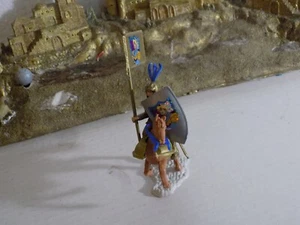 1  Mounted Timpo 1/32nd Flag Knight 1975    - Picture 1 of 6