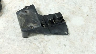 86 Yamaha XJ700 X XJ 700 XJ700X Maxim soporte de montaje eléctrico Foto 1 de 2