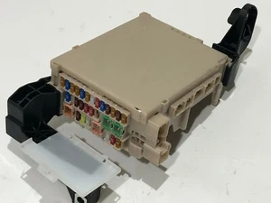 TOYOTA AYGO 2016 MK2 1.0 PETROL FUSE BOX RELAY MODULE /2014-18 /PEUGEOT CITROEN - Picture 1 of 7