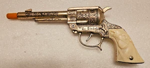 Lesie-Henry 1951 Wild Bill Hickock Cap Shooter in Gold Finish - Picture 1 of 4
