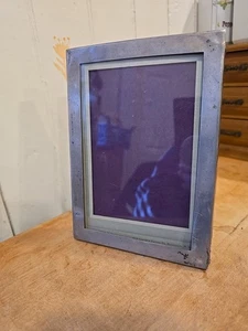 Antiker viktorianischer Sterling Silber Bilderrahmen mit Fotoeinsatz & lila Samt  - Bild 1 von 8