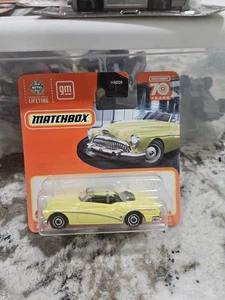 Matchbox 1953 Buick Skylark Convertible #32 Short Card - Picture 1 of 3