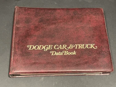 Dodge Data Book 1974 raro cargador de información de concesionario, Dart, Challenger Foto 1 de 4