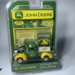 Getriebe 56964 1:43 Die Cast 1942 John Deere Ford Pick-Up mit Plakat NEU - Bild 1 von 2