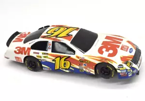 SCX COMPACT 1:43 NASCAR # 16 Greg Biffle 3M Ford Fusion Slot Car - Picture 1 of 6
