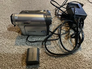 Parts Panasonic PV-GS31 Mini DV Camcorder Bundle Battery Charger Video Camera - Picture 1 of 11