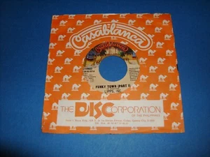 LIPPS,INC. "FUNKY TOWN PT 1&2" CASABLANCA-107 ORIG. PHILIPPINES 45 RPM - Imagen 1 de 2