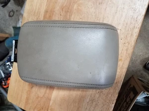 2012 - 2014 Ford Focus SE oem Leather Center Console Armrest - Bild 1 von 4