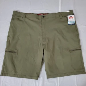 🩳 Neu mit Etikett Wrangler Gr. 48 Outdoor All Terrain Cargo 10" Schrittlänge Shorts olivgrün  - Bild 1 von 6