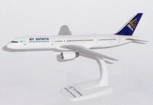 AIR ASTANA Boeing 757-200 Scala 1:200 Aereo Modellino Da Collezione B757 P4-EAS - Foto 1 di 2
