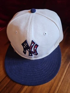 NEW YORK YANKEES Stars and Stripes New Era Fitted Hat Cap 7 1/4 MLB Memorial Day - Picture 1 of 8