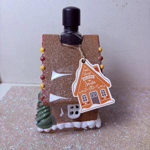 The Holiday Shoppe🎄 Weihnachten Glitzer Lebkuchenhaus Seifenspender 2024 - Bild 1 von 5