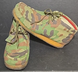 Clarks Wallabee Boot Green Camouflage Camo 77871 Men's Sz 10.5 M Man Made Sole - Picture 1 of 24