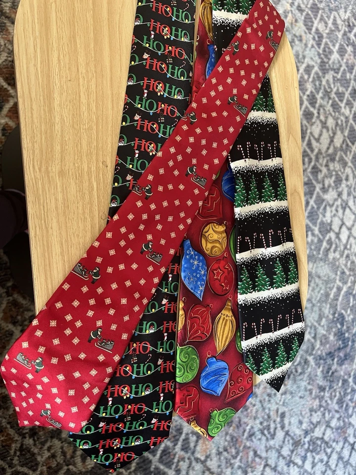 Lote de 4 corbatas temáticas Navidad/Invierno para hombre Foto 1 de 3