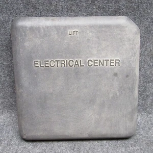 99-02 Silverado Yukon Engine Fuse Box Underhood Main Relay Center LID 68164 - Picture 1 of 4