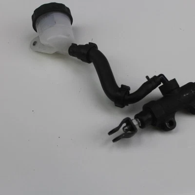 Honda Interstate 1300 2015 freno trasero cilindro maestro con depósito Foto 1 de 4