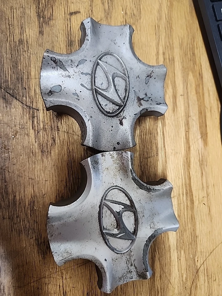 Tapa central Hyundai Accent 2012-2014 usada OEM 529601R500 70817 Foto 1 de 4