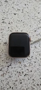 Apple Watch Series 5 (GPS, 44 MM) - Gris sidéral (LIRE-NP) - Photo 1 sur 3