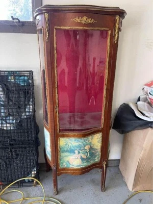French Louis XV Style Vitrine Curio Cabinet - Image 1 of 4