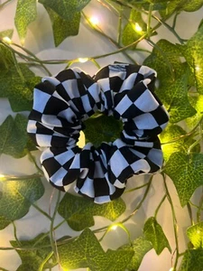 checkered chic homemade scrunchie - Picture 1 of 2