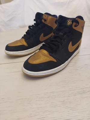 Air Jordan 1 Retro Talla Alta 9 332550-026 'Melo' Negro/Mtlc Dorado/Ormeta-Blanco Foto 1 de 4