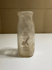 RARE HALF PINT MYERS DAIRY FARM MONROE NC NORTH CAROLINA NICE GRAPHICS BOTTLE - Picture 1 of 17