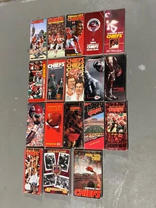 (18) RIESIGES Lot 1981-2000 NFL KANSAS CITY CHIEFS MEDIA GUIDE - Bild 1 von 5