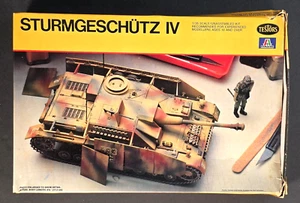 Testors Italeri 1/35 Sturmgeschutz IV Kit Model Kit #829 Open Box - Picture 1 of 8