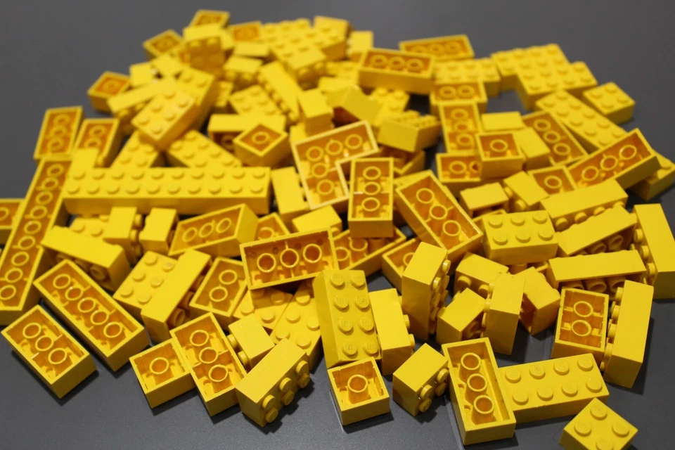 LEGO System 100 Basic Bausteine Basicsteine zweireihig gelb yellow #4036 - Bild 1 von 1