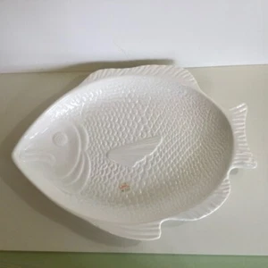 Piatto pesce ceramica Whittier bianco vintage anni 70 - Foto 1 di 8
