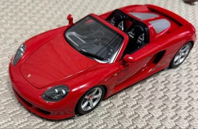 Minichamps 1/18 Porsche Carrera GT 2004 Red Diecast Model with Box - Image 1 of 4