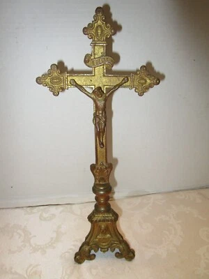 Antiguo altar independiente de latón INRI crucifijo Jesús María José base años 1900 13" Foto 1 de 4