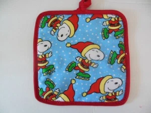 1 NEW Potholder - SNOOPY in Santa suit on ice skates, 8"x8", handcrafted - Picture 1 of 1