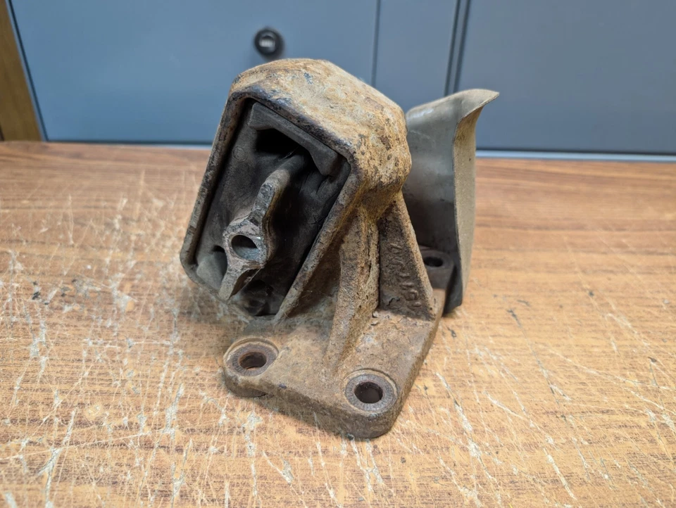 2008 - 2012 道奇 Ram 6.7 康明斯柴油 2500 3500 发动机安装右侧/通行证侧 — 第 1/4 张图片