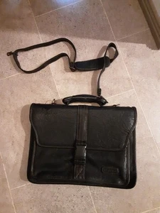 Futura Genuine Leather Satchel Laptop Ipad Carrier Crossbody Casual Bag BNWOT - Picture 1 of 4