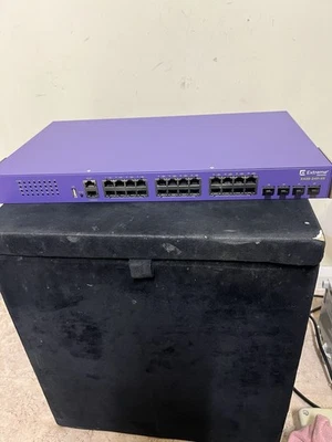 Extreme Networks X435-24P-4S Switch - Image 1 of 4