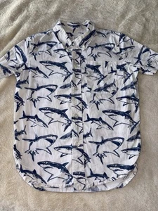 Gap Kids Button Up Shirt With Fun Shark Print, Size XS - Picture 1 of 2