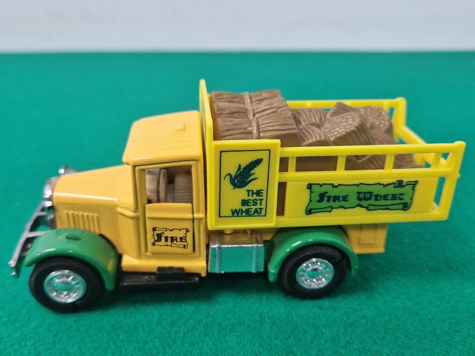 Camioneta pickup Ford Welly #9350 de trigo fino Foto 1 de 4
