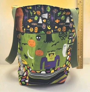 Halloween Patchwork Lightweight Tote Bag Purse Bats Spiders Skulls Cute 9"x 6"x6 - Picture 1 of 9