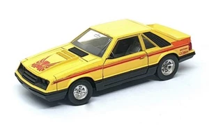 Burago 1/24 Scale Diecast 15425X - Ford Mustang Cobra - Yellow - Picture 1 of 5